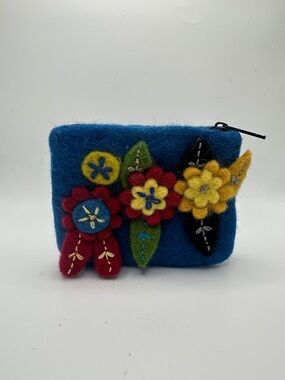 Source Unknown Blue Felt Floral Zip Coin Pouch